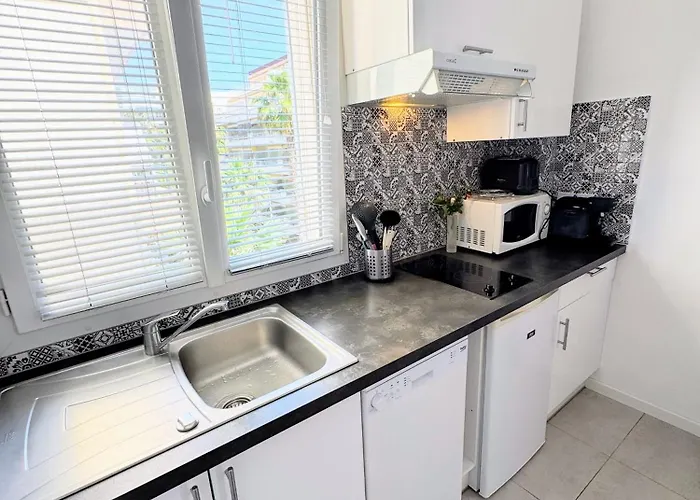 Des Iles * ז'ואן-לה-פינס